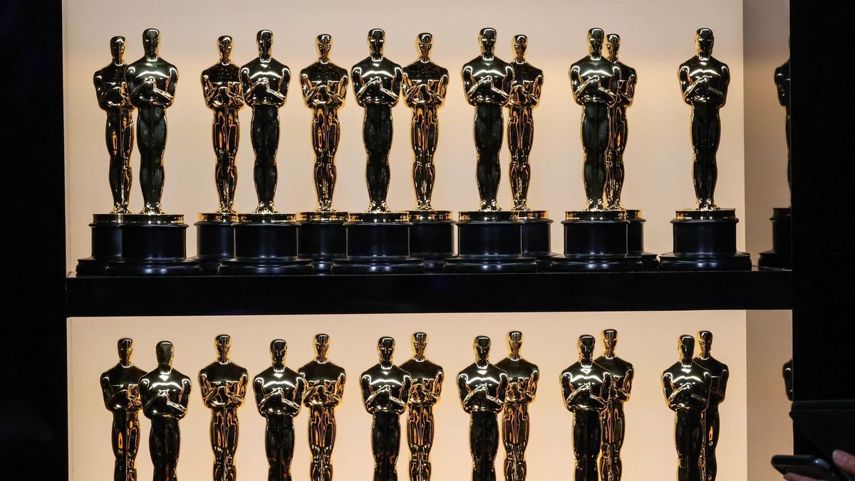 Oscar statuettes