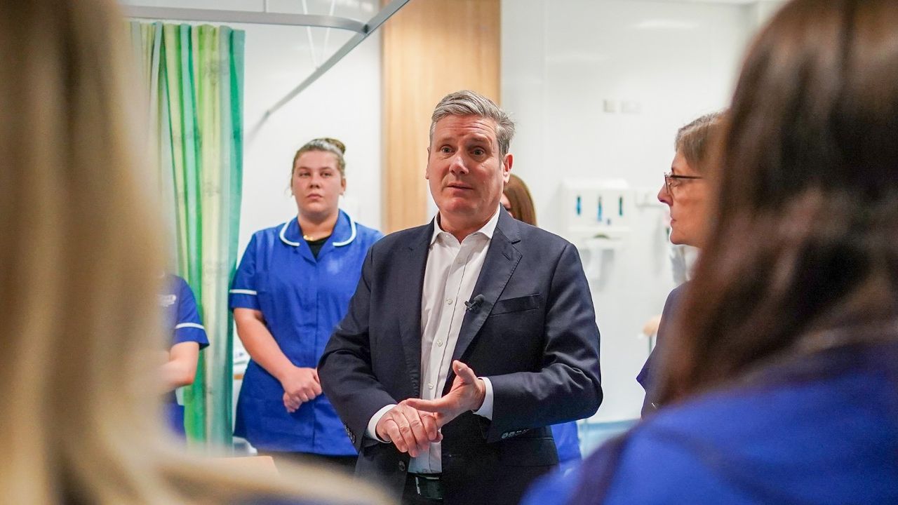 Keir Starmer with medics