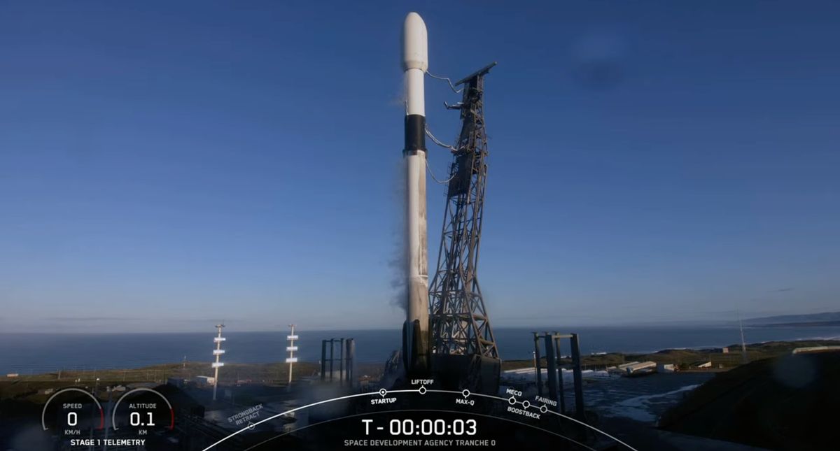 SpaceX przerywa pierwszy start satelitów Space Force Tranche 0 na kilka sekund przed startem