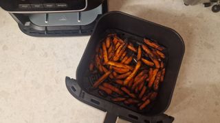 Ninja Air Fryer Pro 4-in-1 cooking sweet potato fries