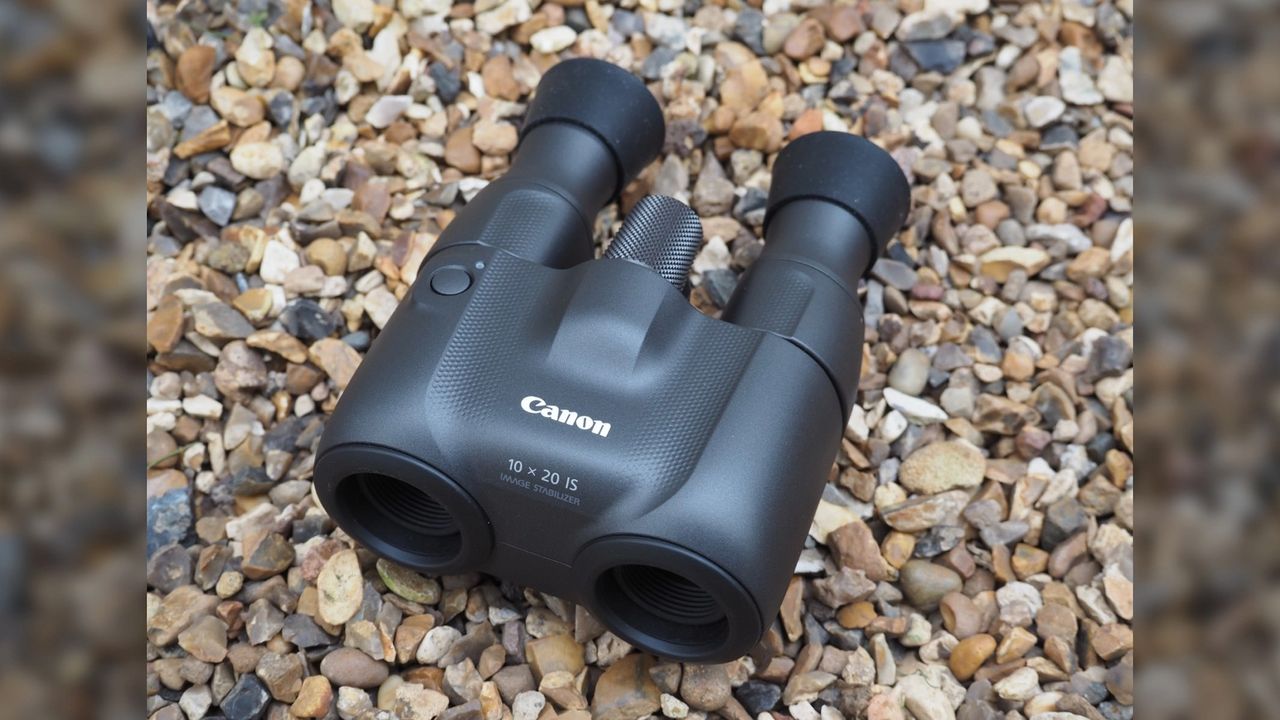 Canon 10x20 IS on gravel