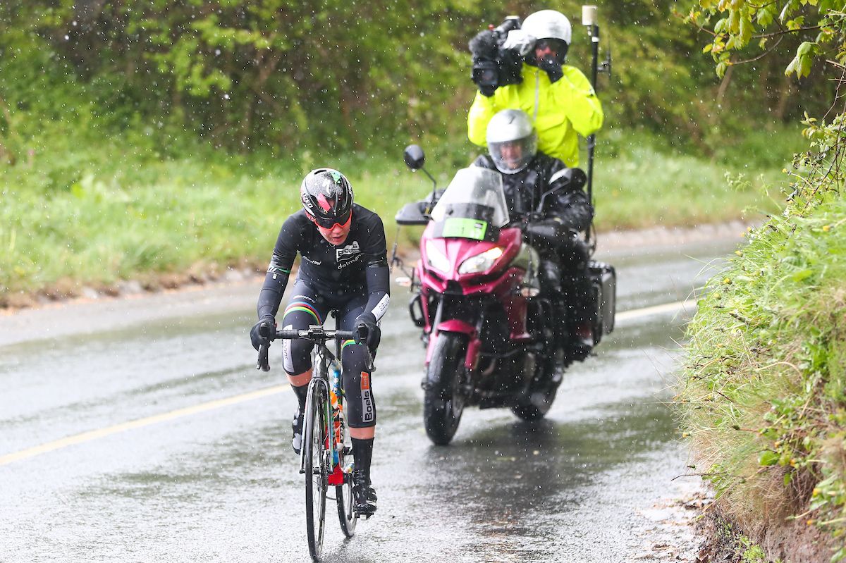 Anna van der Breggen (Boels Dolmans) fights through the rain