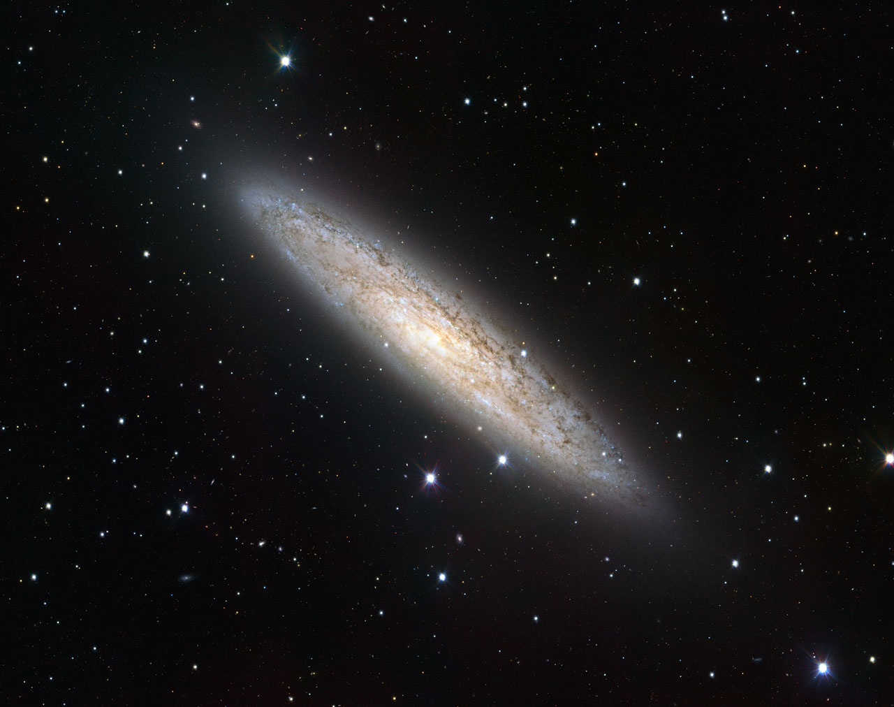 The European Southern Observatory&#039;s VLT Survey Telescope has captured the nearby spiral galaxy NGC 253 in sharp detail.