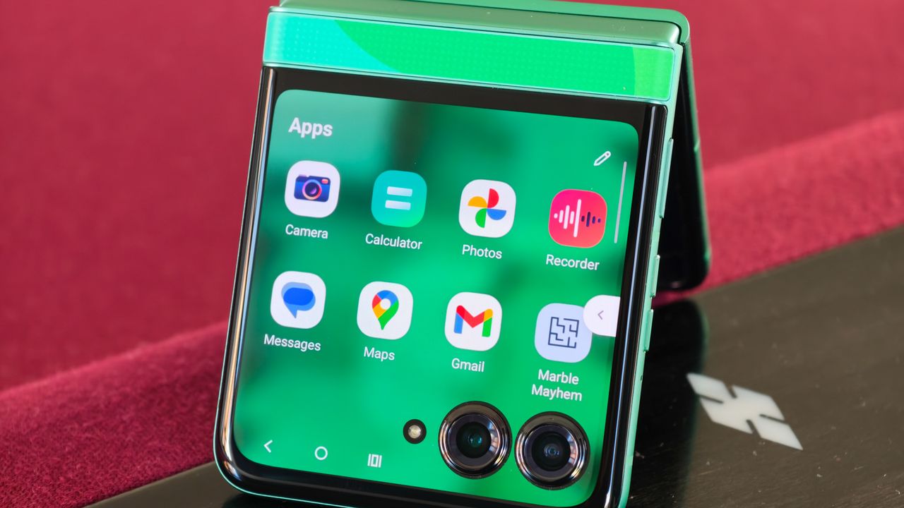 Motorola Razr 2025 FIFA World Cup 2026 Edition in Green eco-leather