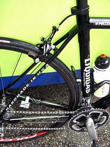 The carbon fiber seat stays of the Super Six are even more slender than the aluminum ones on the System Six.