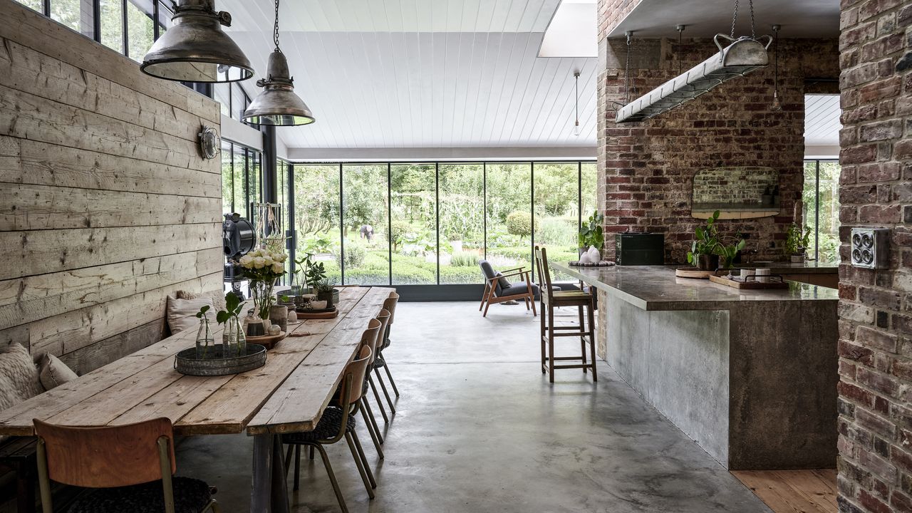 Kent vicarage with loft-style extension