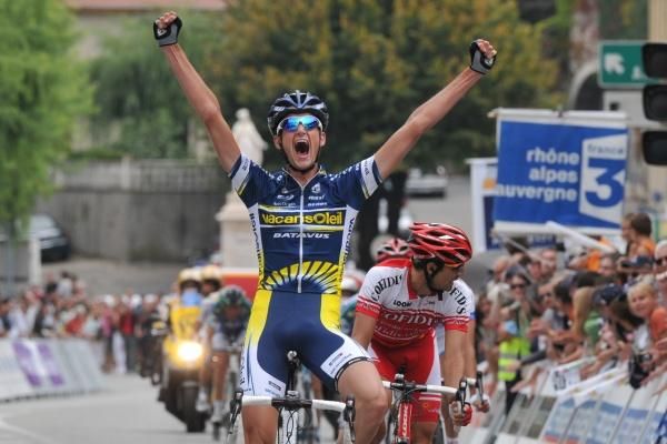 Wouter Poels (Vacansoleil Pro Cycling Team) takes the sprint ahead of his three rivals