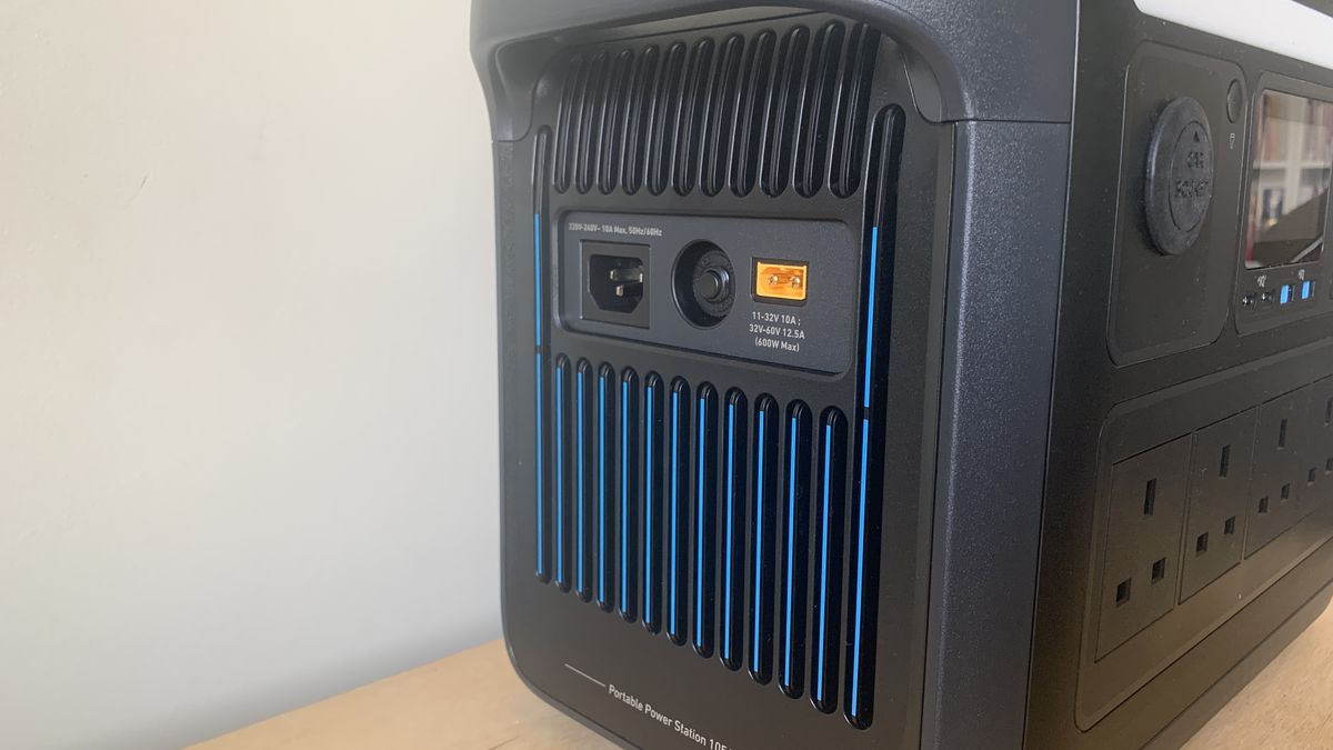 Anker SOLIX C1000 Portable Power Station