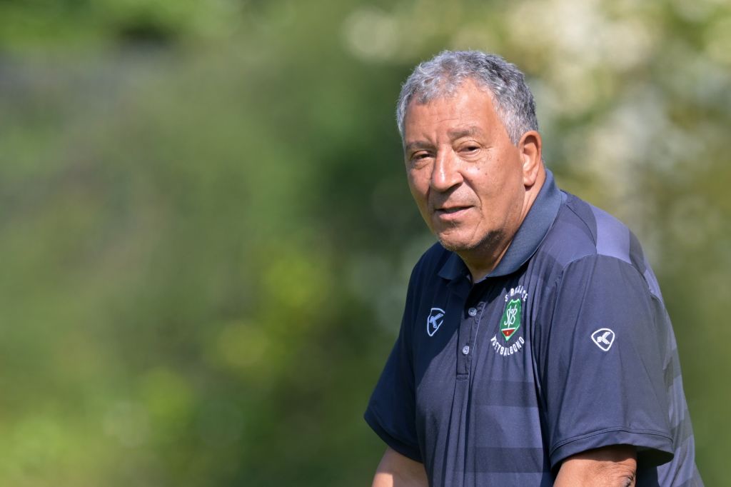 AMSTERDAM - Suriname assistant trainer national coach Henk ten Cate during a training session of the Suriname national football team at sports club Only Friends on June 8, 2023 in Amsterdam, the Netherlands. The Suriname national football team is preparing for the Gold Cup. AP | Dutch Height | GERRIT OF COLOGNE (Photo by ANP via Getty Images)