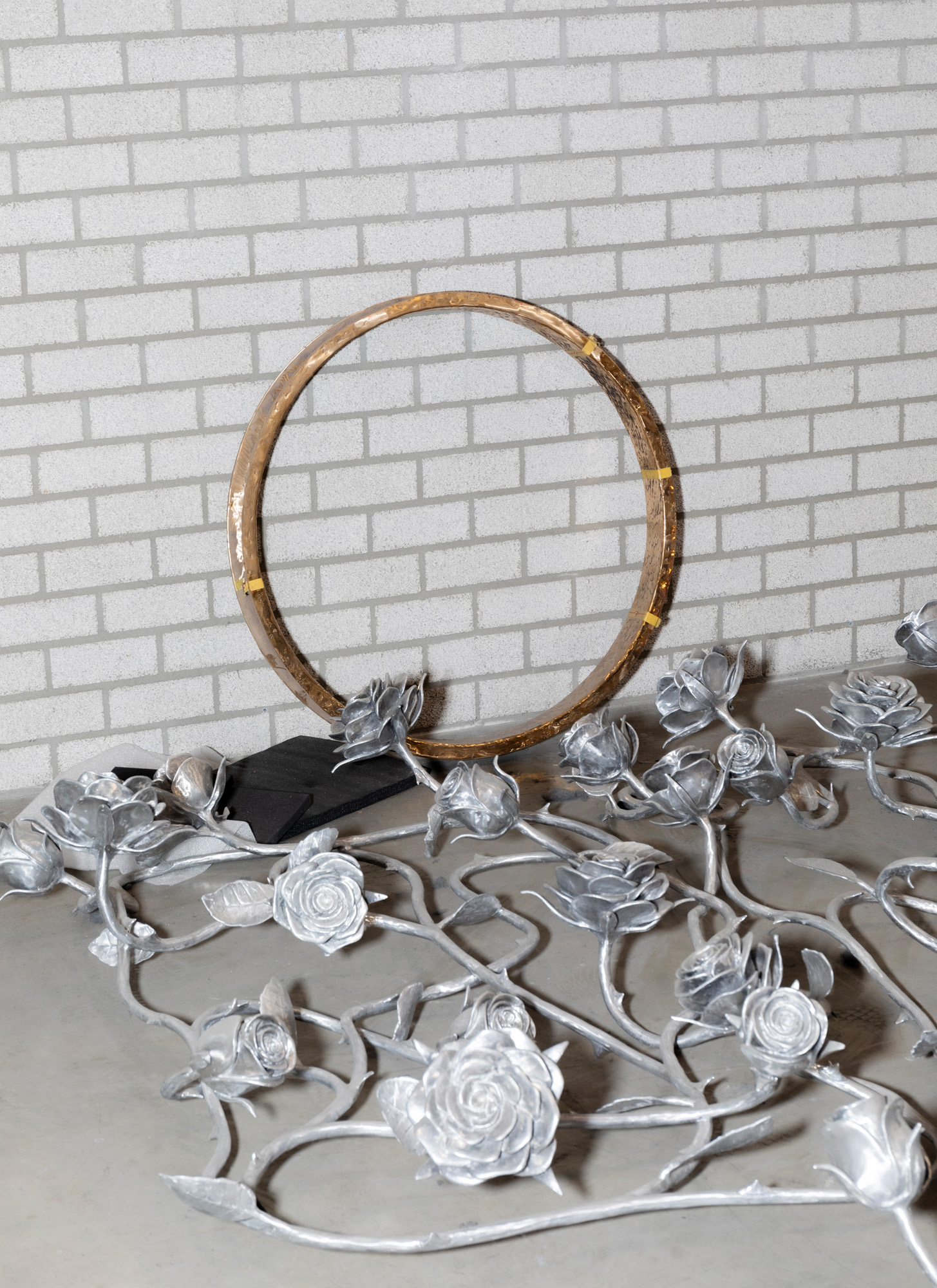 Plant sculpture on floor of Studio Job&#039;s Tilburg workshop