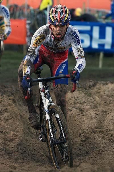 Zdenek Stybar (Telenet - Fidea) races to a win despite some power-sapping conditions.