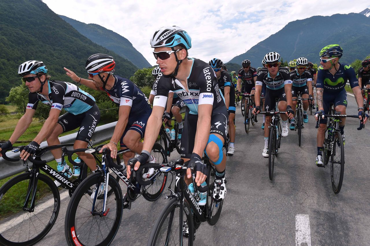 The peloton take it easy, with plenty of harder stages to come