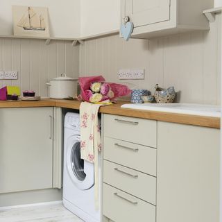 kitchen with washing machine