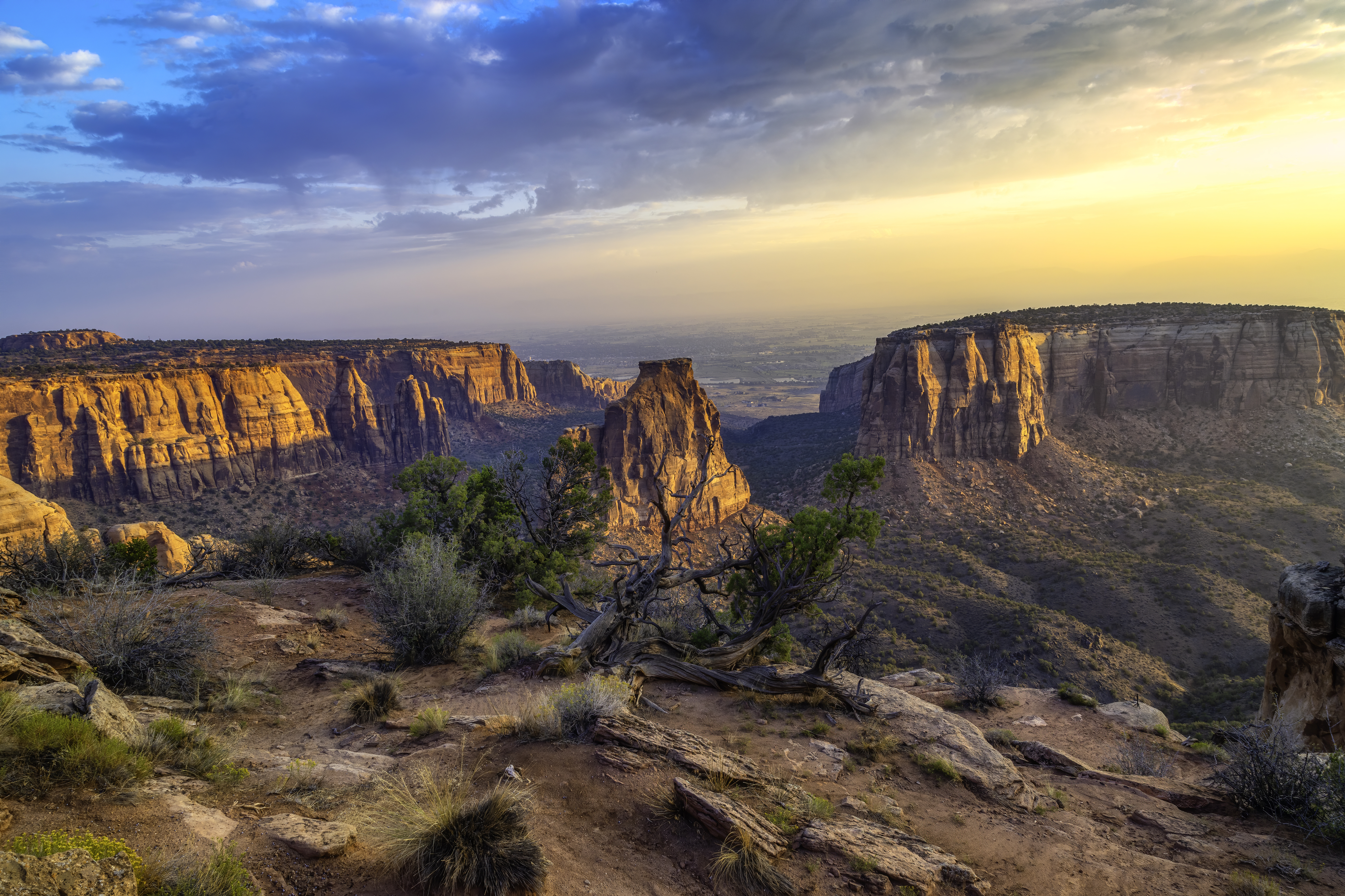 Sunset over the rocks and canyons of Colorado National Monument