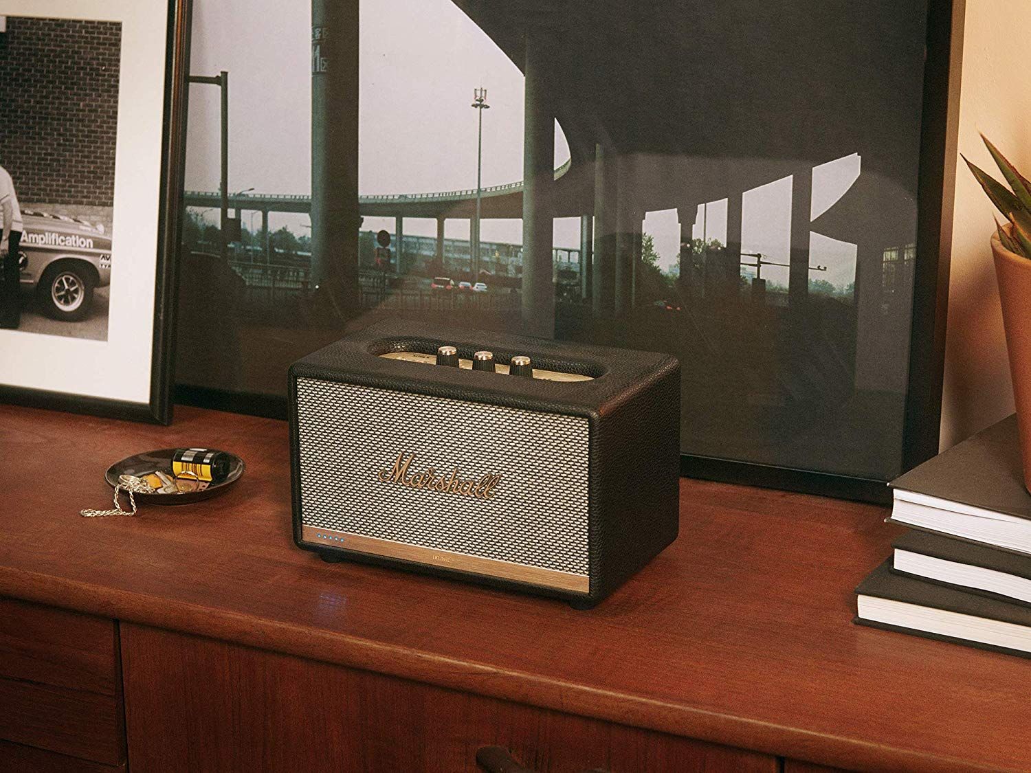 Marshall ブラウン Acton2 Acton II Bluetooth speaker delivers powerful sound for your
