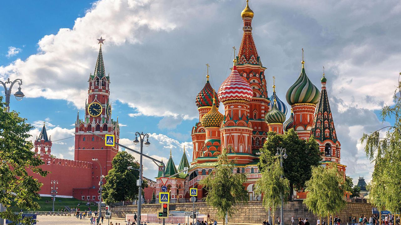 St Basil&amp;#039;s Cathedral and the Kremlin