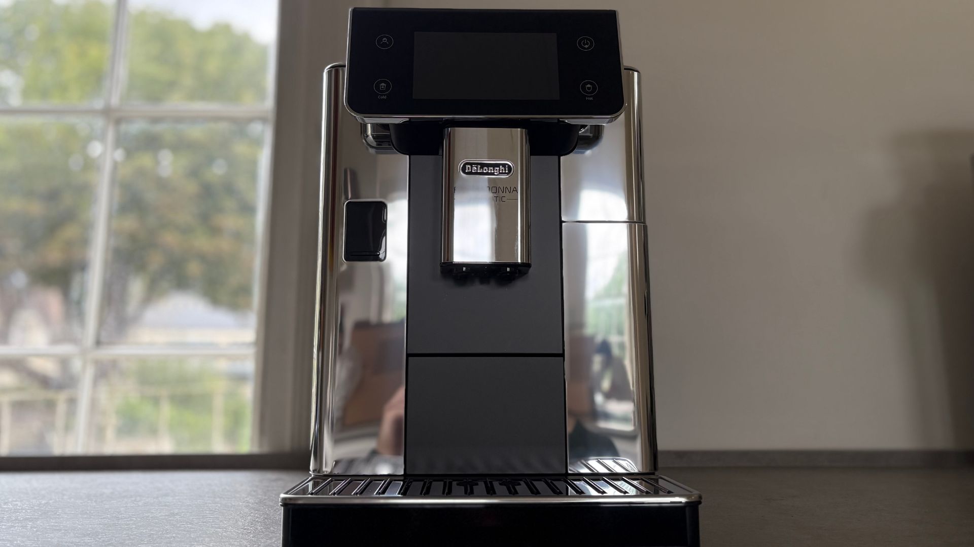 Testing the De&#039;Longhi Primadonna Aromatic Coffee Machine