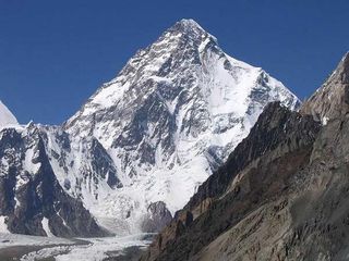 highest-himalayan-mountain-k2-2-100809-02