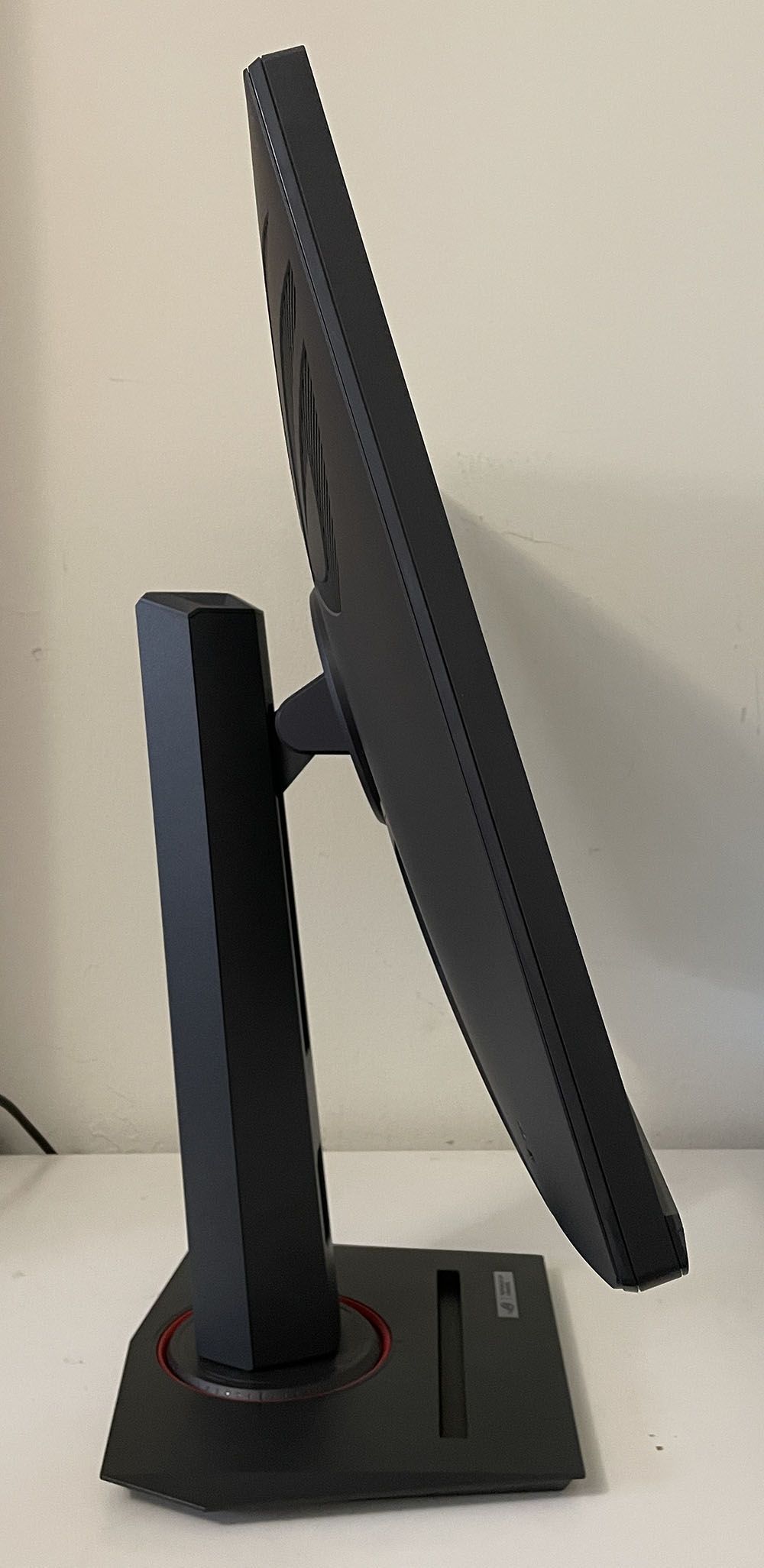 Asus ROG Strix XG27UCS