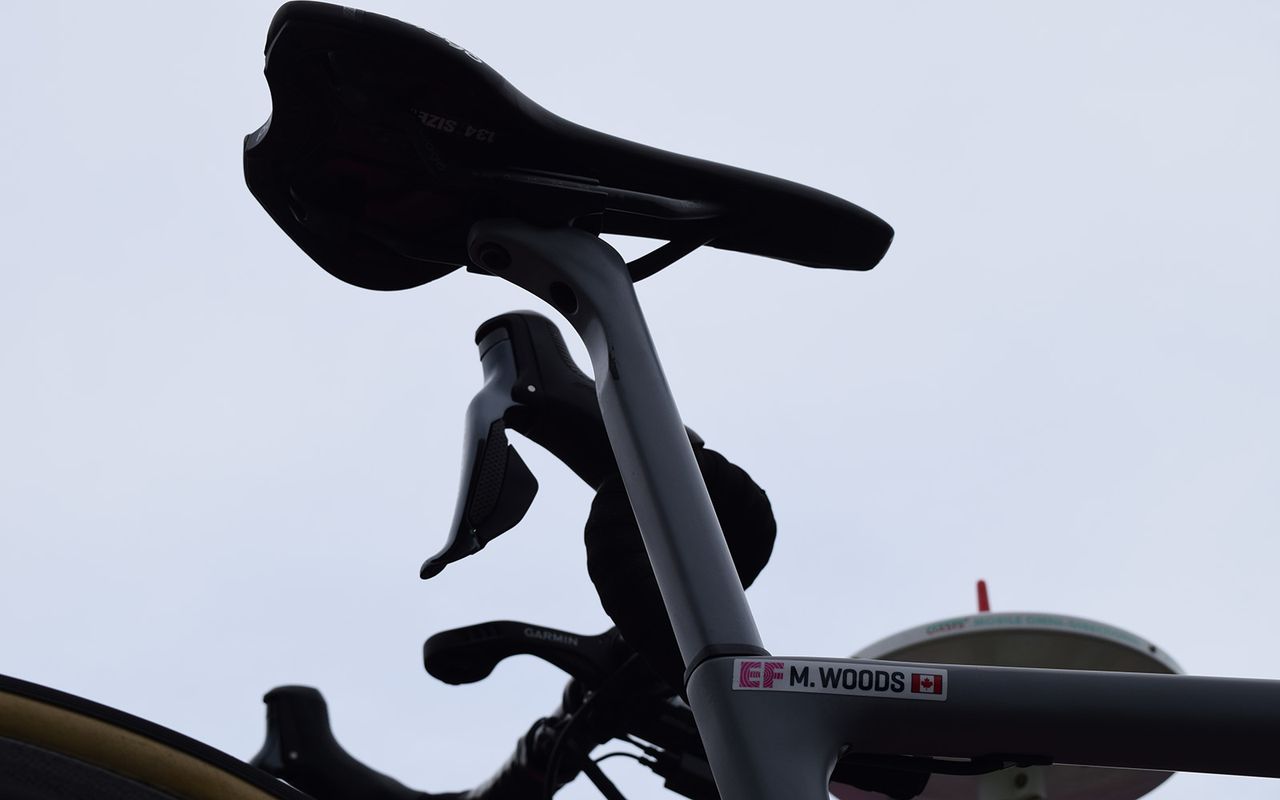 The bike looks to be paired with a proprietary D-profile seat post