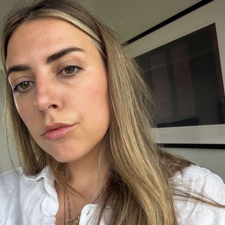 Shannon Lawlor wearing the Chanel Serum Concealer