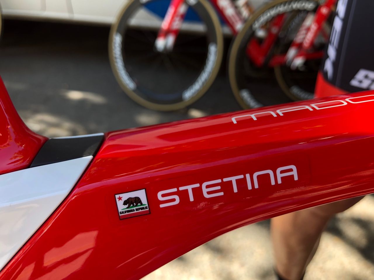 Peter Stetina represents his home state of California on the top tube of his Madone
