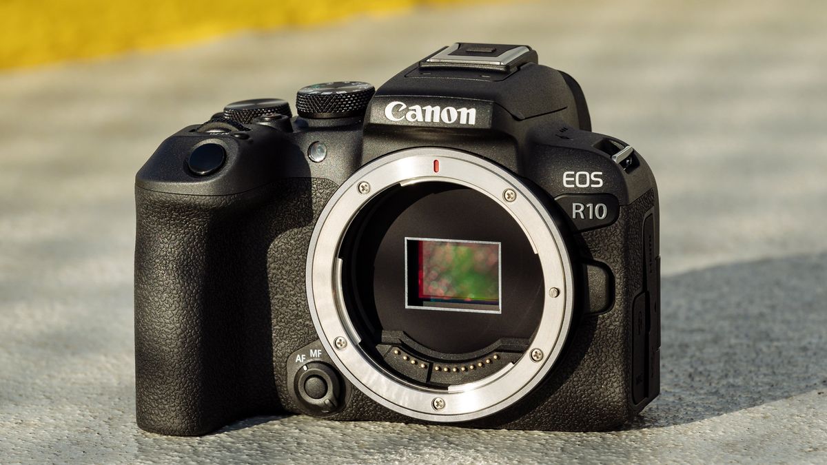 Canon EOS R10