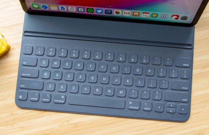Ipad Pro Keyboard Case Face Off Apple Vs Brydge Vs Logitech