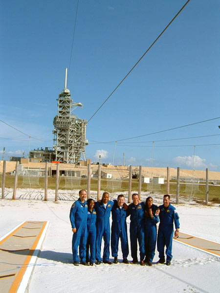 Discovery Shuttle Astronauts Train for Night Launch in Daylight