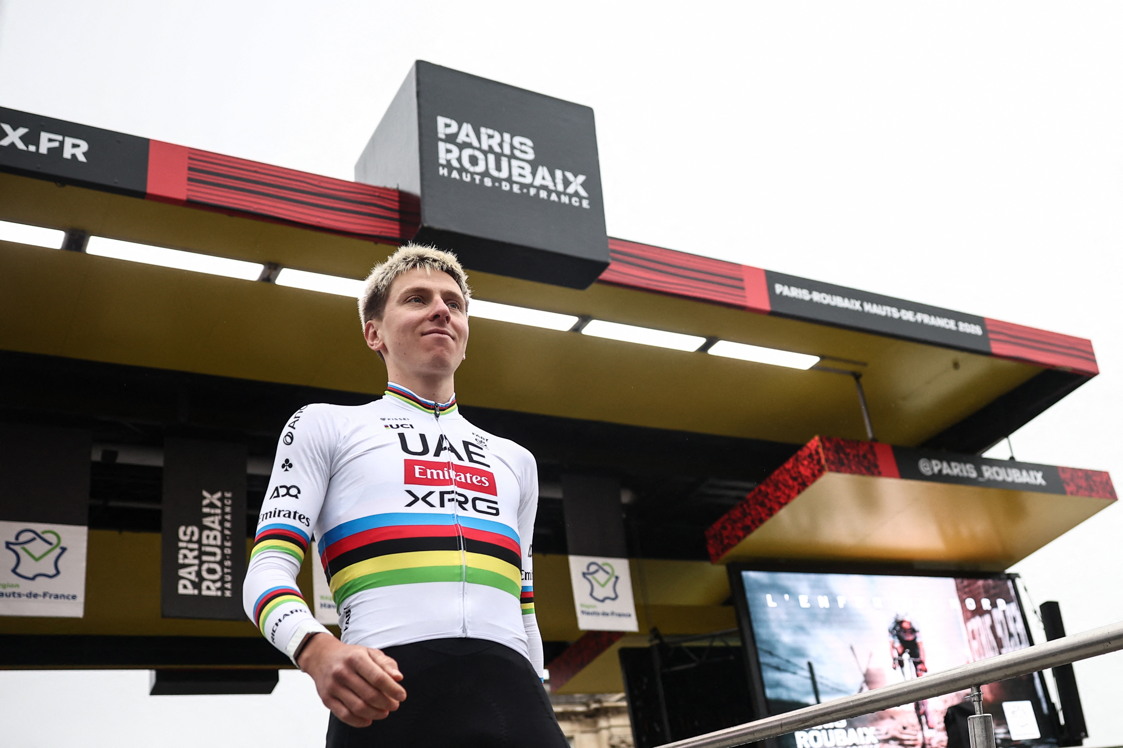 Paris-Roubaix Men LIVE: A chance to make history as the riders enter the gates of 'Hell'