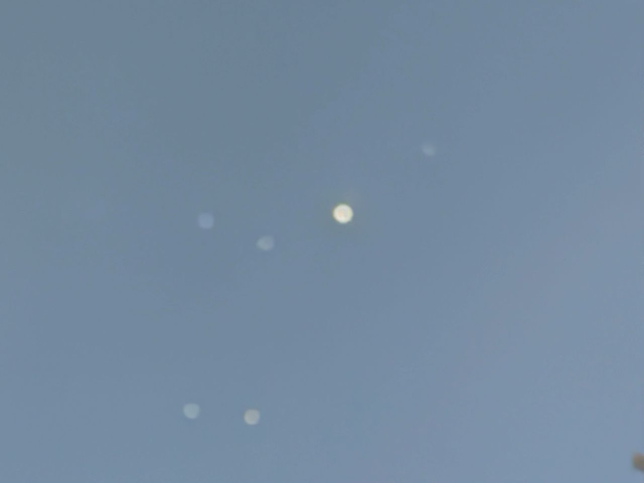 Apple iPhone 17 Pro astrophotography Saturn.