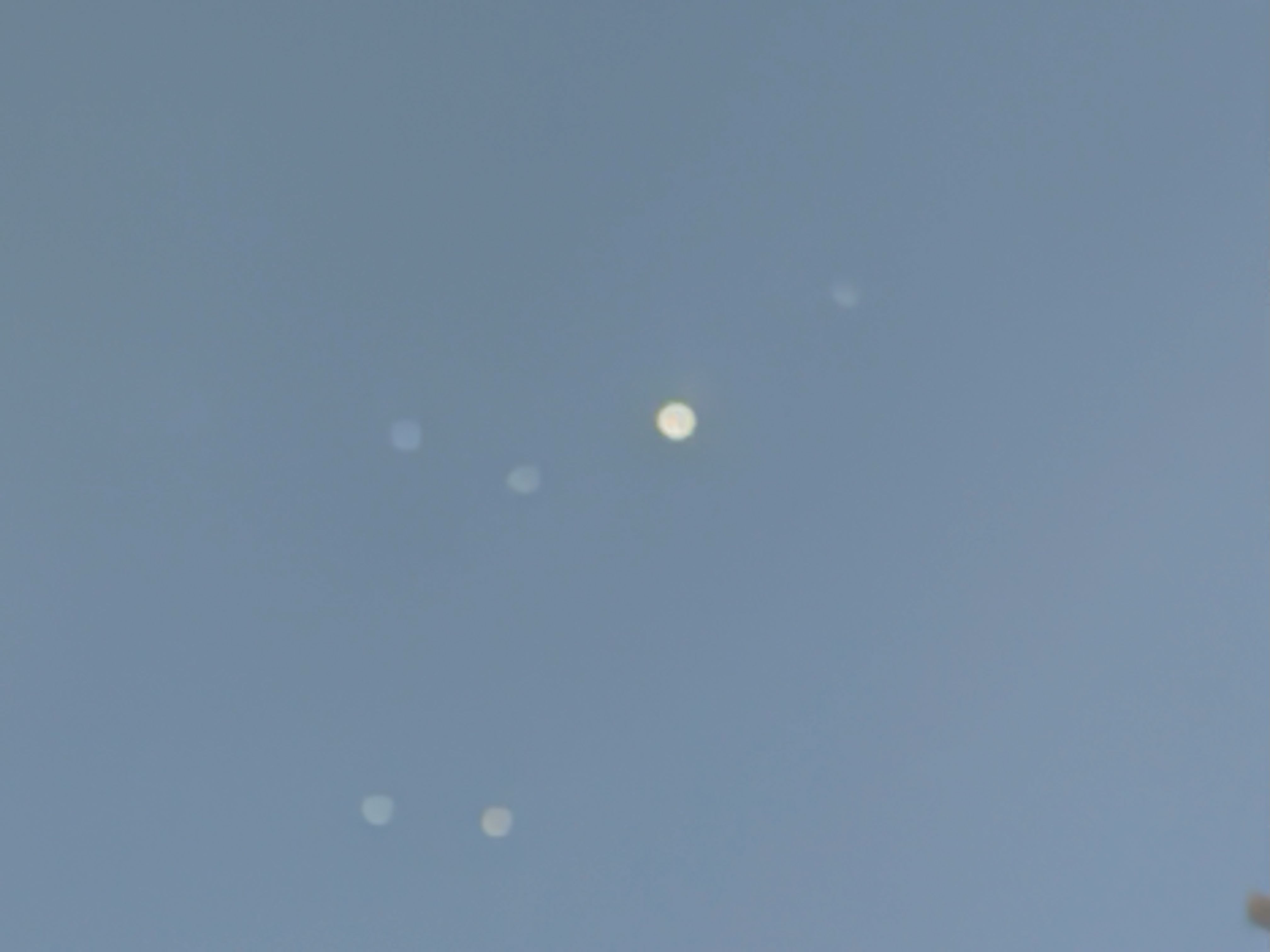 Apple iPhone 17 Pro astrophotography Saturn.