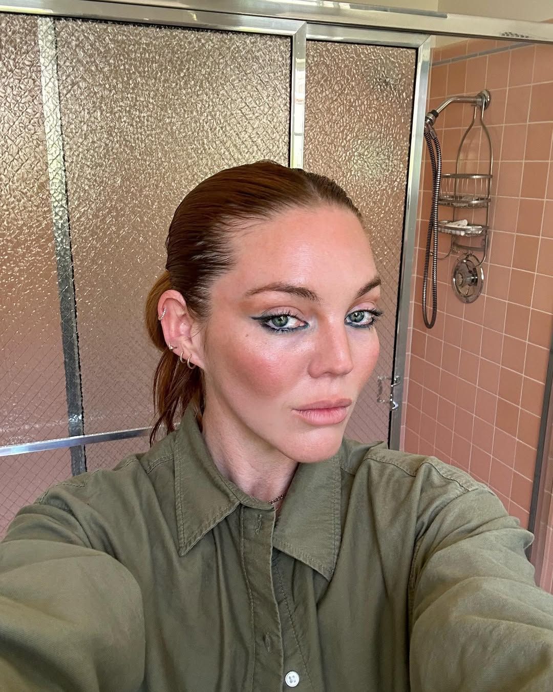 An image of influencer @allisonmcnamara with oily hair.