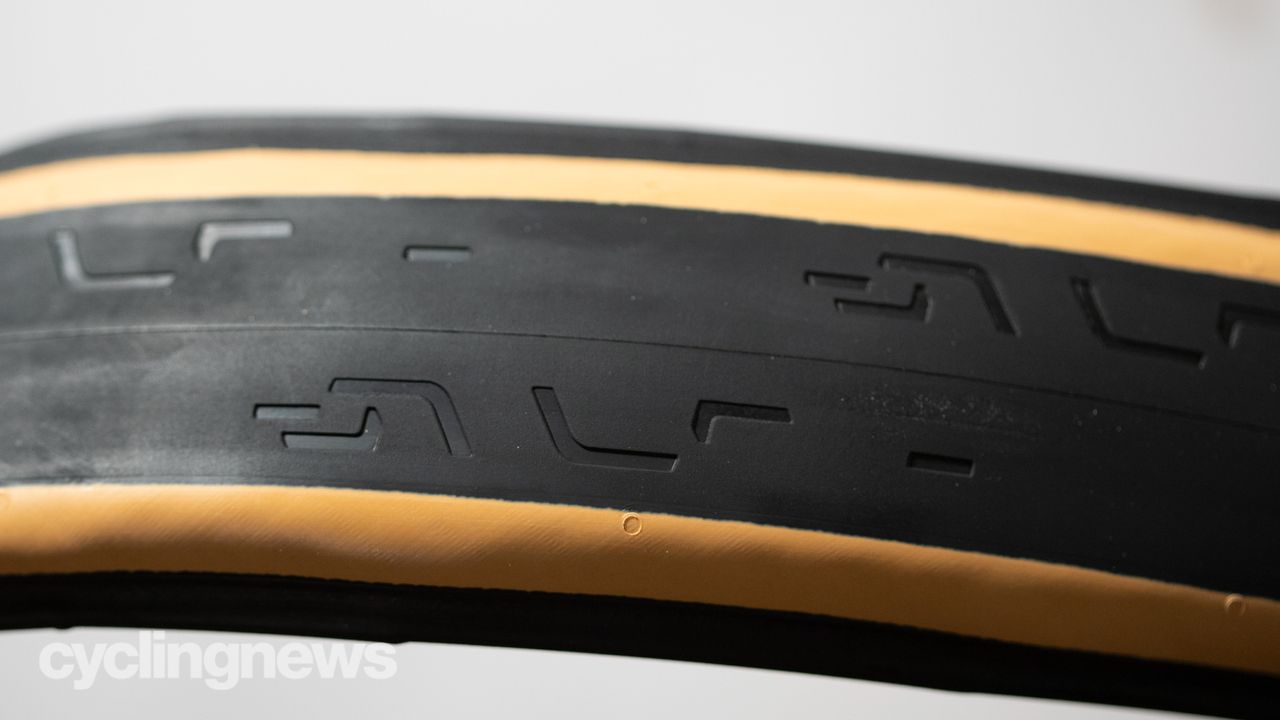 Enve SES Road Tyres detail showing squared off centre section