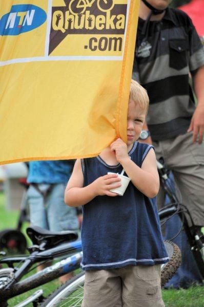 A young cycling fan