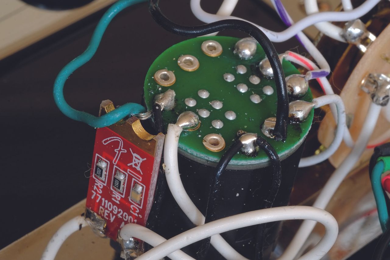 The Ultra Tele's treble bleed circuit
