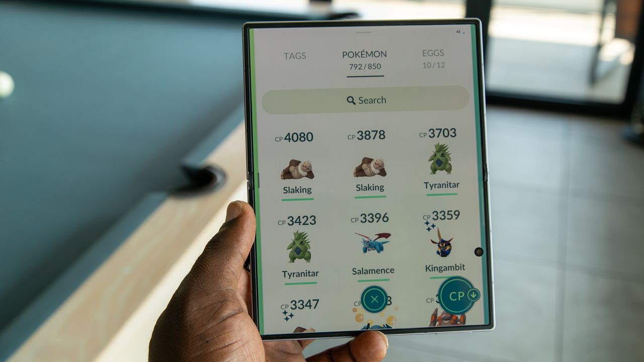 Pok&eacute;mon Go on the Galaxy Z Fold 8 internal screen