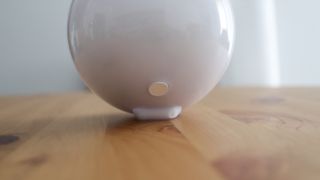 Philips Hue Go 2 stand and power button