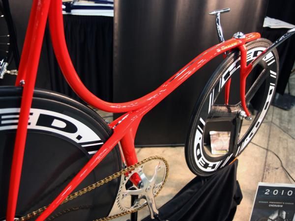 Is it a down tube or is it a top tube? Yes, according to Cherubim's wild track machine.