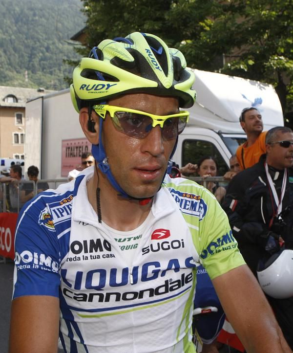 Vincenzo Nibali (Liquigas-Cannondale) after a warm stage.