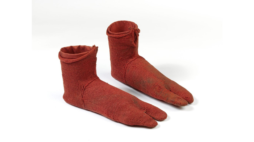 12 old shoes found in archaeological excavations from around the world ...