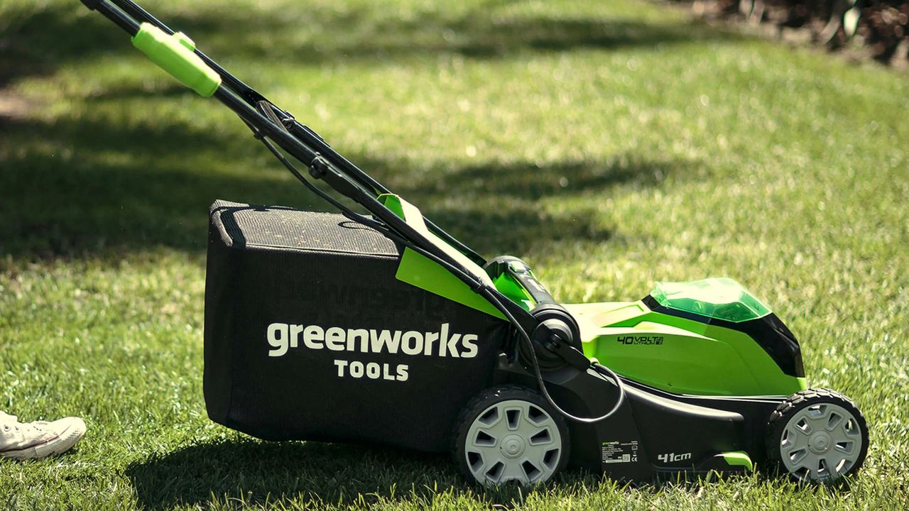 Greenworks G40LM41 40V 41cm Lawn Mower