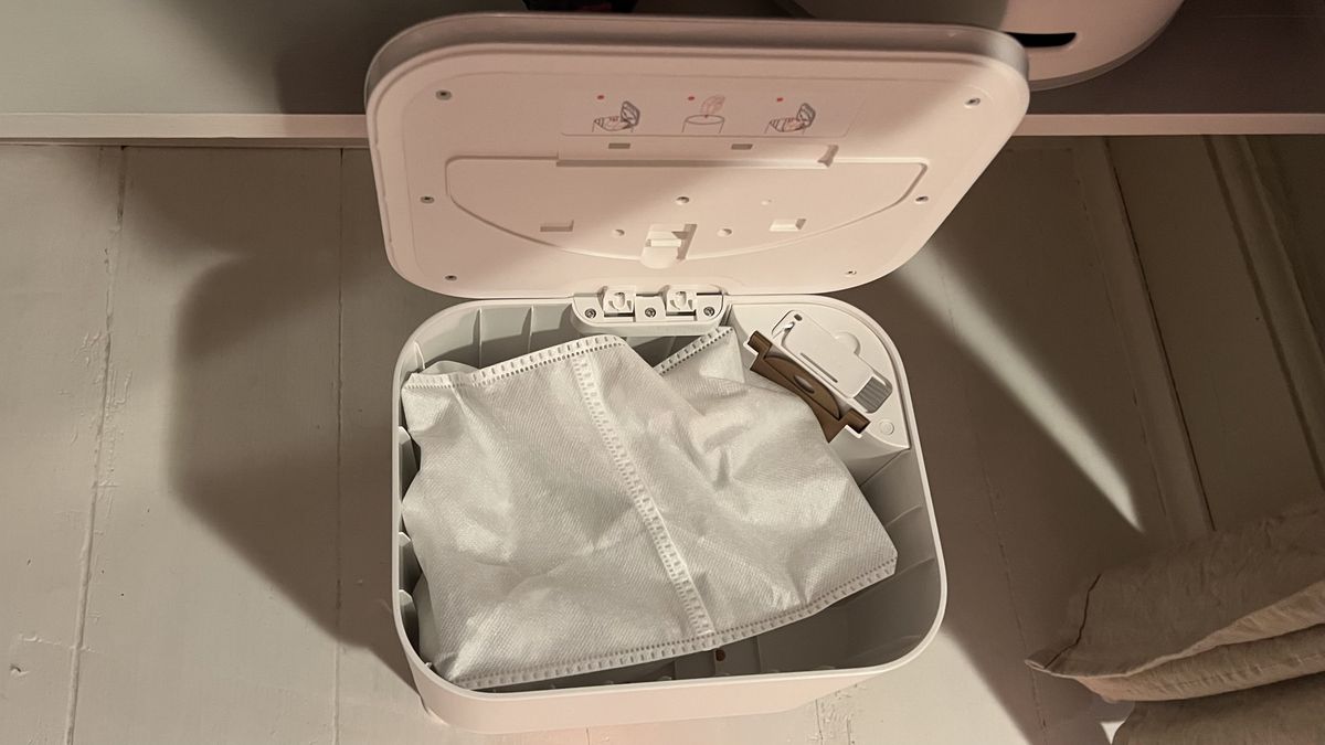 image of the dust bin bag inside the auto empty station