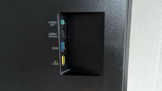 Philips 40B1U6903CH ports