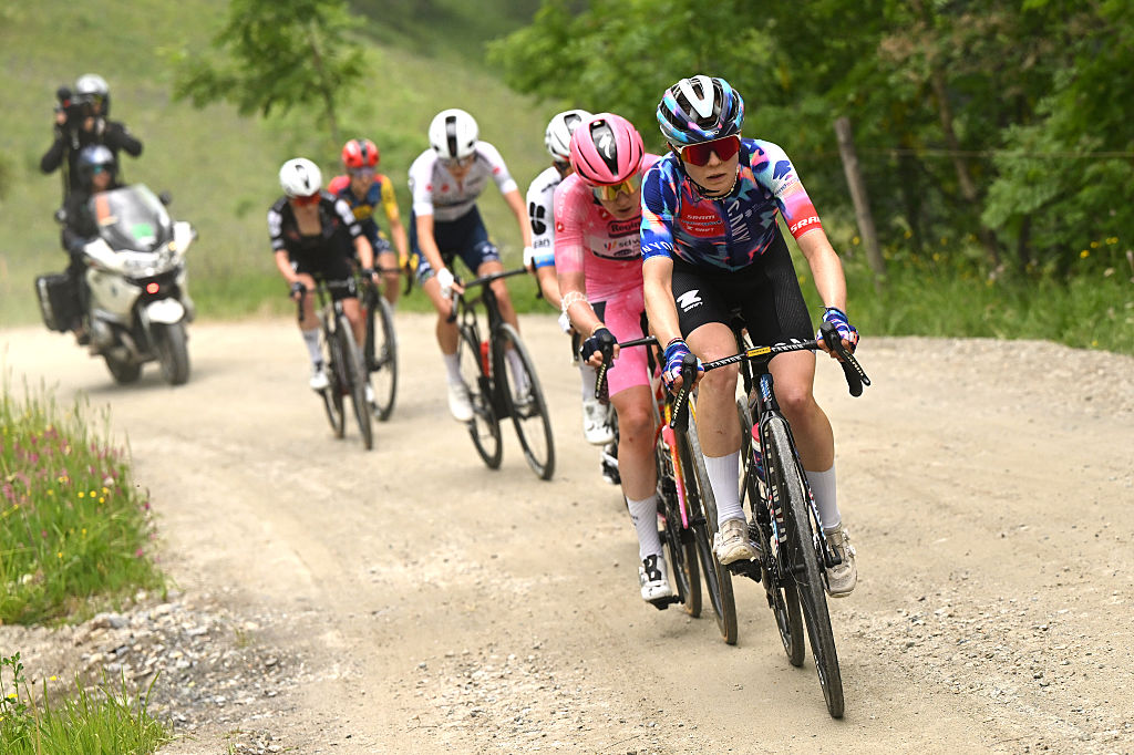 SESTRIERE, ITALY - JUNE 06: Antonia Niedermaier of Germany and Team CANYON//SRAM zondacrypto leads the breakaway during the 37th Giro d&amp;amp;apos;Italia Women 2026, Stage 8 a 106km stage from Rivoli to Sestriere 2034m / #UCIWWT / on June 06, 2026 in Sestriere, Italy. (Photo by Luc Claessen/Getty Images)