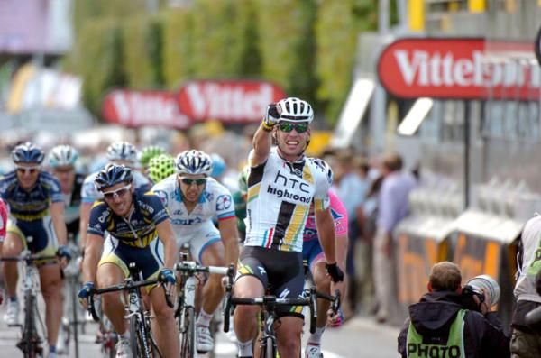 Mark Cavendish (HTC-Highroad) can't hide his delight in Chateauroux.