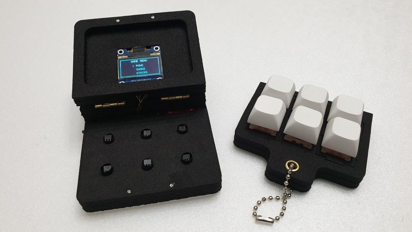 wjddnjsdnd's GameBox Clicker, a small console made from a fidget toy
