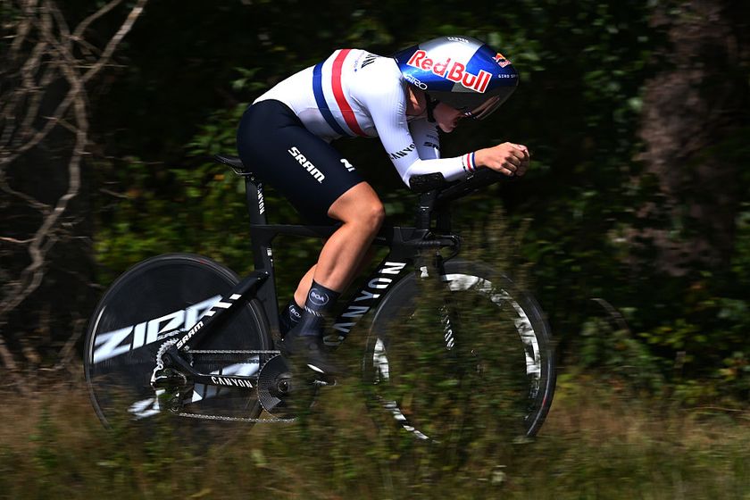 Zoe Backstedt wins stage 5 time trial at Simac Ladies Tour 2025