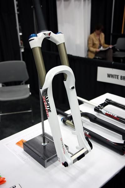 White Brothers' new Loops suspension fork uses the latest evolution of the company's magnetic valve damper design.