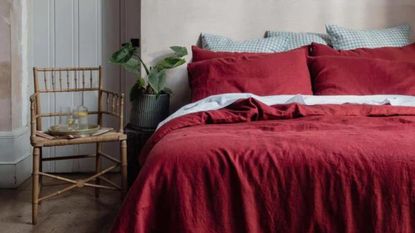 5 bed sheet colors to improve sleep: experts share their favorites